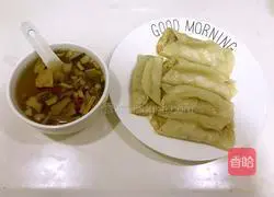 Illustration of how to make family version of pot stickers 14