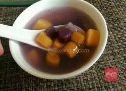 Illustration of making homemade taro and potato balls 6