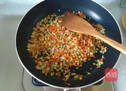 Illustration of how to make classic Italian spaghetti bolognese 8