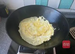 Illustration of how to make vegetarian spring rolls 2