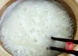 Illustration of how to make sausage claypot rice 6