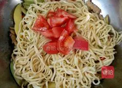 Illustration of making braised kidney bean noodles 14