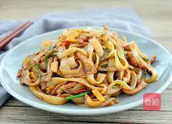 Illustration of how to make fried rice noodles with black pepper and shredded pork 17