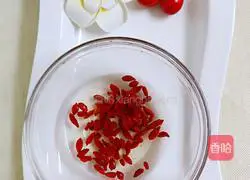 Illustration of how to make wolfberry corn cake 4