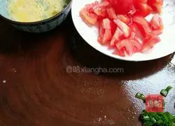 Fried tomato Illustration of how to make egg bowl with rice 1