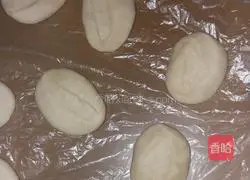 Homemade Illustration of how to make spring roll wrapper 3