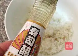Illustration of how to make Japanese rice balls 3
