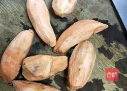 Illustration of how to make sweet potato porridge 2