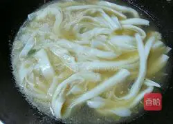 Illustration of how to make rice noodles with sliced ​​meat 11