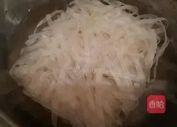 Illustration of how to make fried rice noodles 1