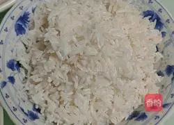 Chinese Sausage Claypot Rice Recipe Illustration 2