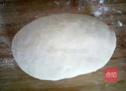 Illustration of how to make red date rolls 5