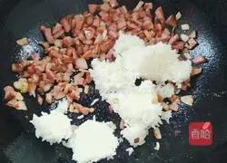 Illustration of how to make red sausage baked rice 9