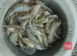 Illustration of how to make shrimp porridge 1