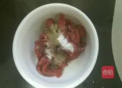 Illustration of how to make black pepper beef fillet baked rice 3