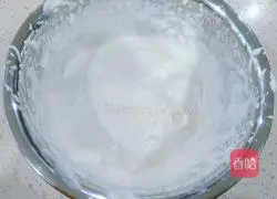 Illustration of how to make cream fruit box 7