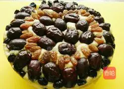 Illustration of how to make red date hair cake 8