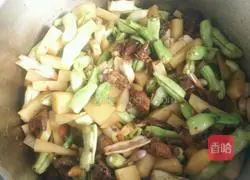 Illustration of how to make braised beans and noodles 5