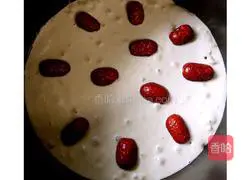 Brown sugar Illustration of how to make red date hair cake 1