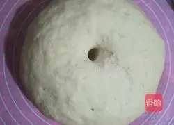 Illustration of how to make green onion rolls 4