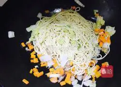 Illustration of home-style braised noodles 10