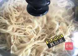 Home-style braised noodles illustration 10