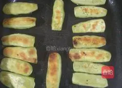 Illustration of how to make green sauce pot stickers 8