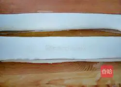 Illustration of how to make love chocolate flower rolls 13