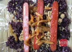 Illustration of how to make black rice balls 6