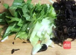 Illustration of how to make black fungus and millet porridge 4