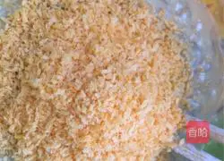 Illustration of how to make shrimp burgers 6