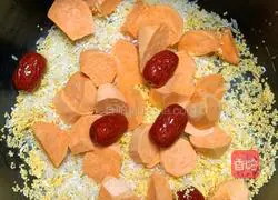 Illustration of how to make rice, millet and sweet potato porridge 5