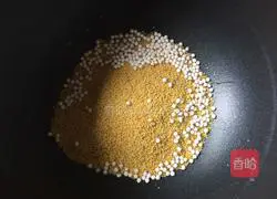 Illustration of how to make brown sugar, millet and egg porridge 2