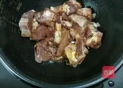 Illustration of how to cook pork ribs in rice cooker 3