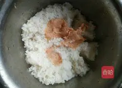 Illustration of how to make tuna rice balls 2