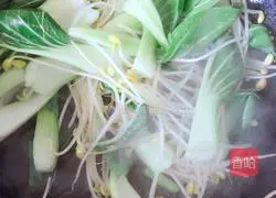 Illustration of how to make fried rice noodles with eggs 4