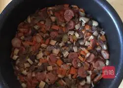 Illustration of how to cook sausage and rice 4