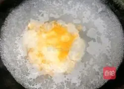  Illustration of how to make rice noodles in egg and lean meat soup 4