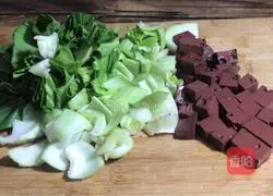 Illustration of how to make pig blood millet porridge 6