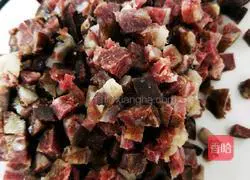 Illustration of how to make braised sausage and rice 2