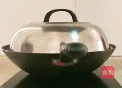 Illustration of how to make braised beans and potato noodles 8