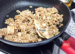 Illustration of how to make dark beer chicken leg risotto 5