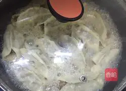 Pork, green onion and mushroom pot stickers Practice illustration 4