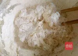 Illustration of how to make red date milk-flavored hair cake 3