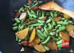 Illustration of braised noodles 3