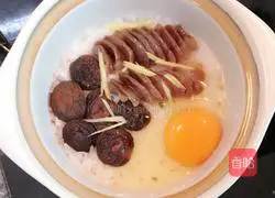 Illustration of how to make mushroom and sausage claypot rice 6