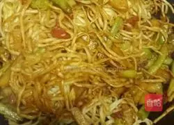 Illustration of braised noodles 7