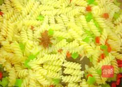 Illustration of making screw pasta 6