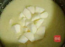 Illustration of how to make millet, red dates and apple porridge 9