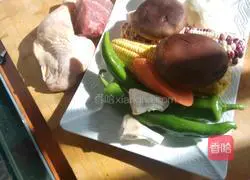 Illustration of how to make three-color flower rolls with braised vegetables 7